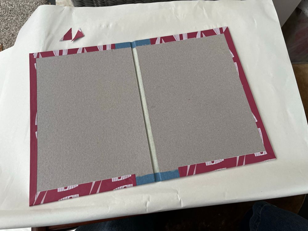 Inside view with all edges tucked in.