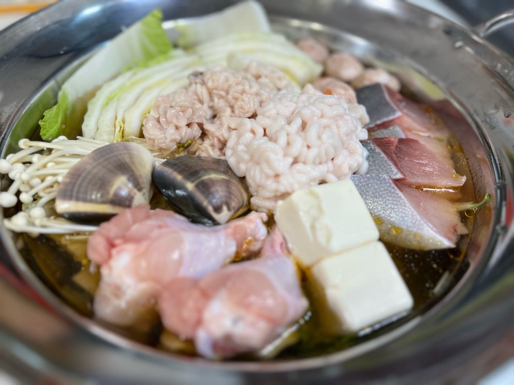 白子と寒鰤の寄せ鍋。