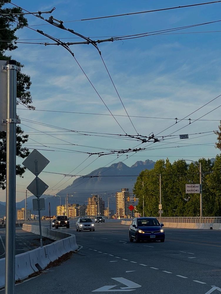 Skyline with mountains.