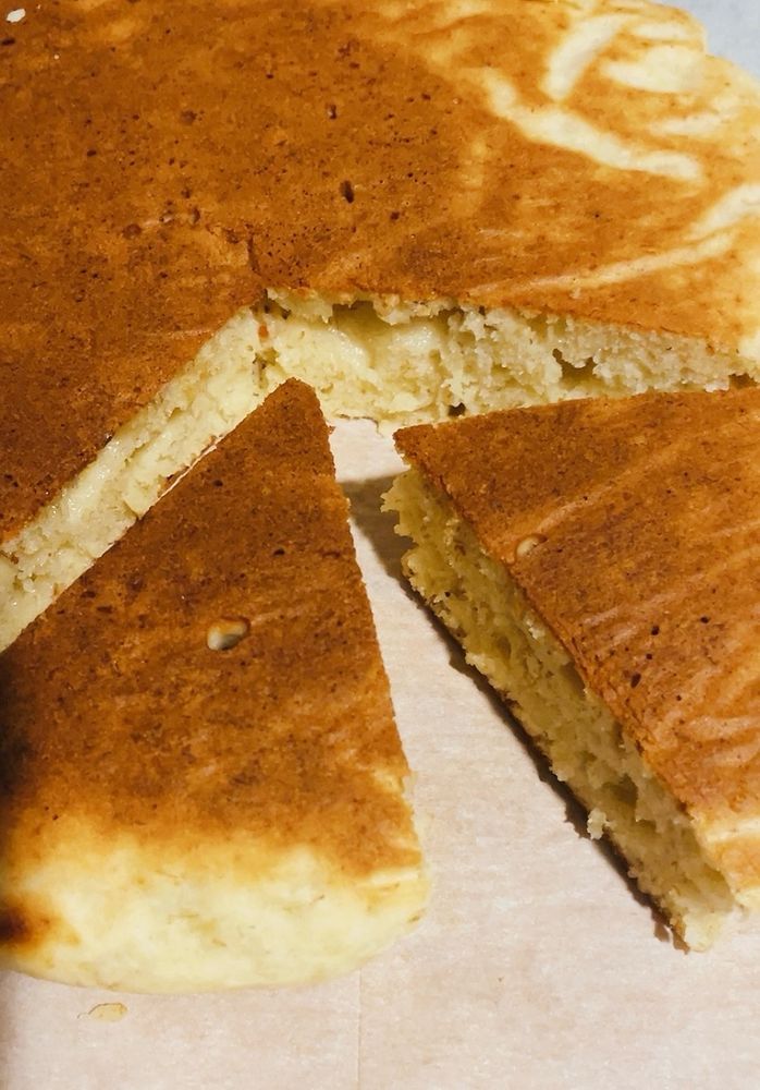 三角に切った米粉のバナナブレッド