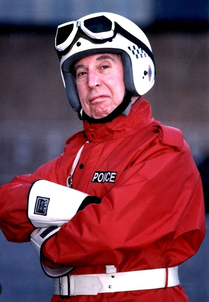 Rikki Fulton as Super Cop