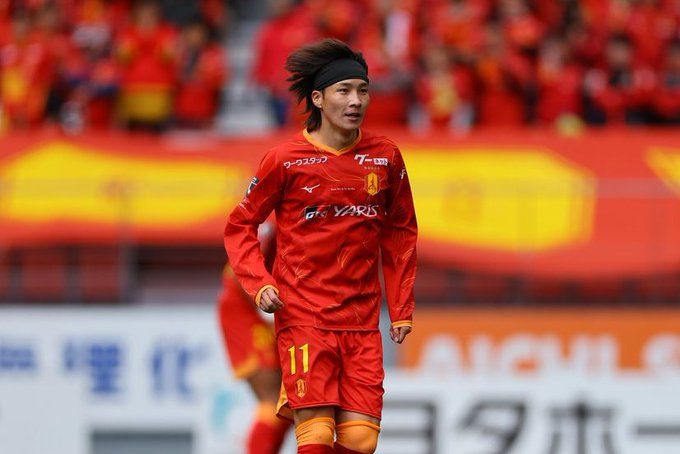 Yuya Yamagishi {山岸祐也} out for injury on his right knee