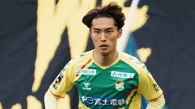 Shogo Sasaki {佐々木 翔悟} near to sign for Gamba Osaka