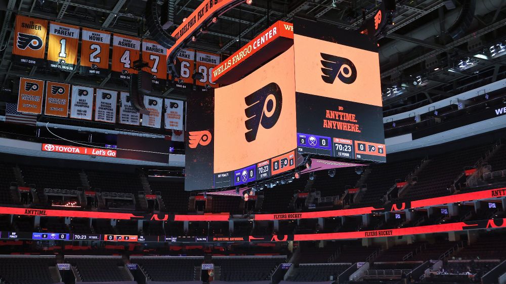 Father of Gaudreau brothers helps out on ice at Philadelphia Flyers practice | TSN