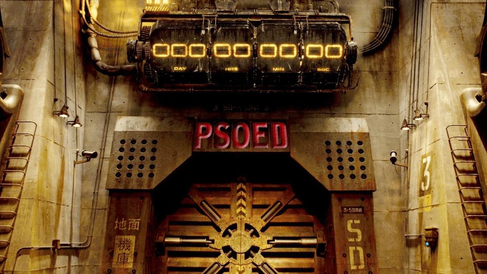 el reloj de guerra de Pacific Rim pero con el PSOED remachado debajo