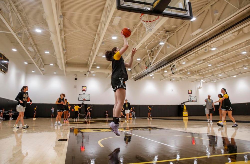'Interchangeable' duo: Iowa's Ava Heiden, Hannah Stuelke capable of more than one role