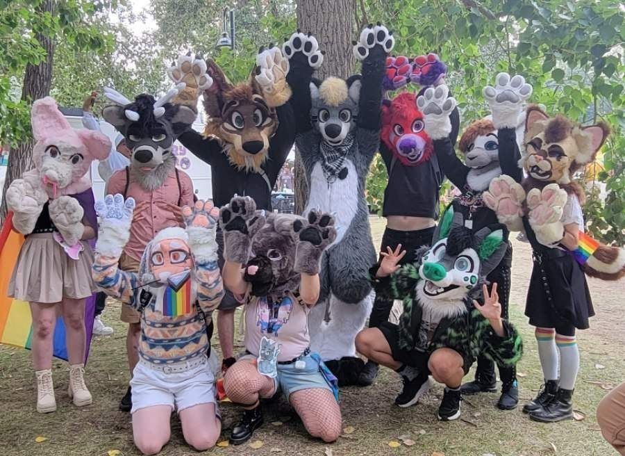 Left to right,
Top: (Unknown), Derix, Tiko, KJ, Mango, Rose.
Bottom: (unkown), (unknown), Aero(me).