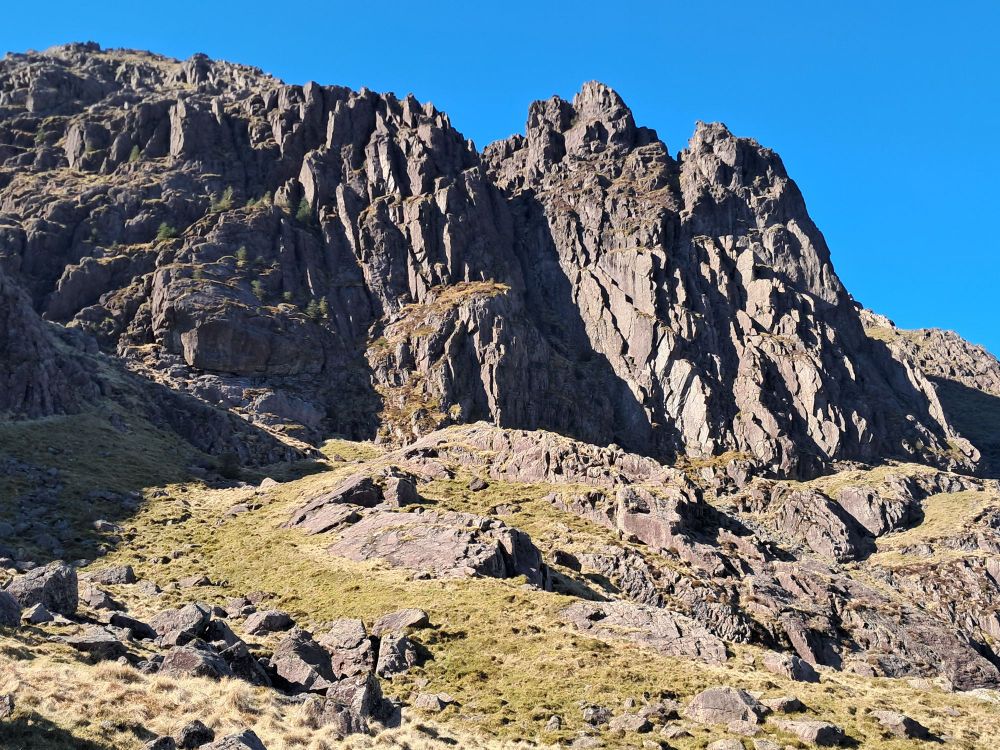 The complexity of Pillar Rock and Shamrock (on the left) revealed bother early sun
