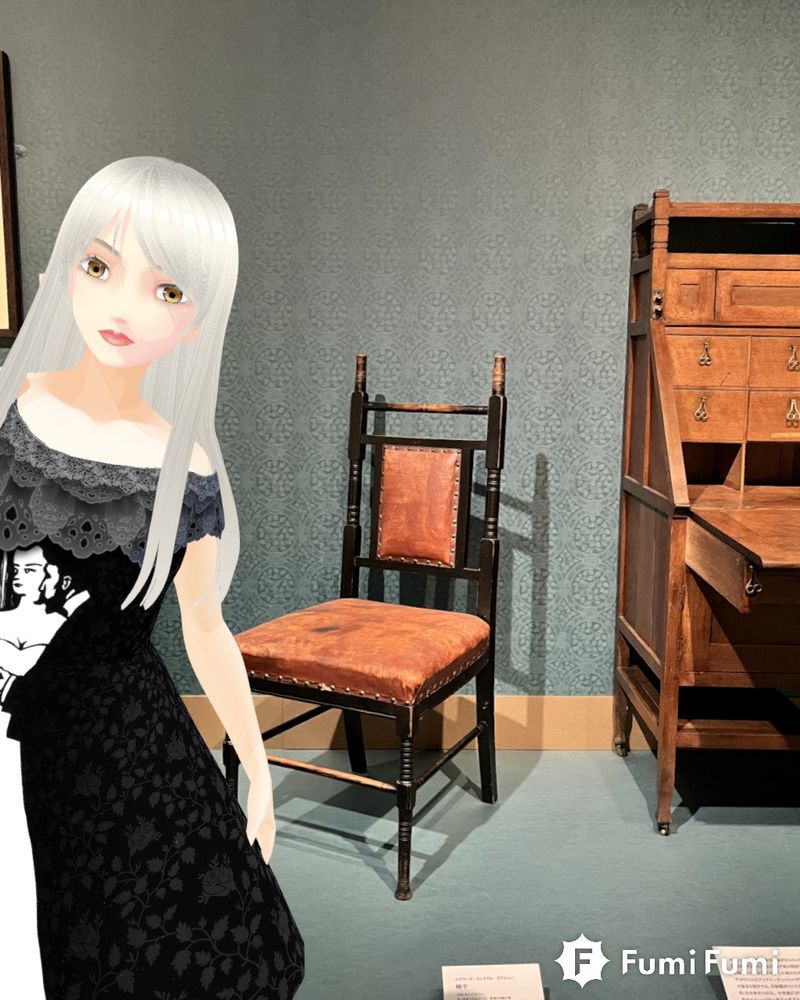 三菱一号館美術館『異端の奇才 ビアズリー』展にて。
第3章にて展示されていた『サロメ』挿絵に描かれたアングロ＝ジャパニーズ様式の調度品たち。