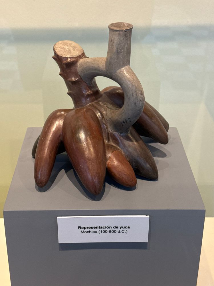 A really impressively realistic pottery vessel