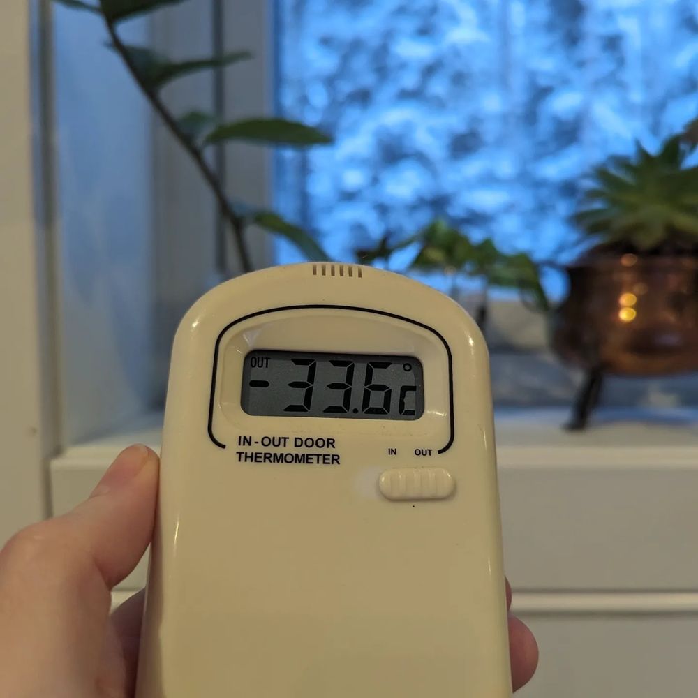 Thermometer showing -33.6°C