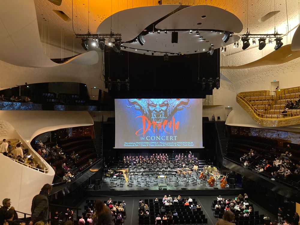 Photo de la scene de la philharmonie de Paris pour le ciné concert Dracula