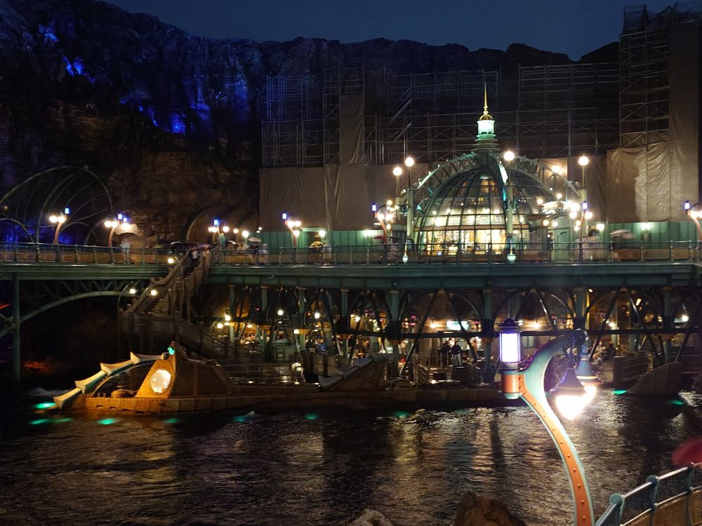 心の故郷、ミステリアスアイランドにて。ノーチラス号