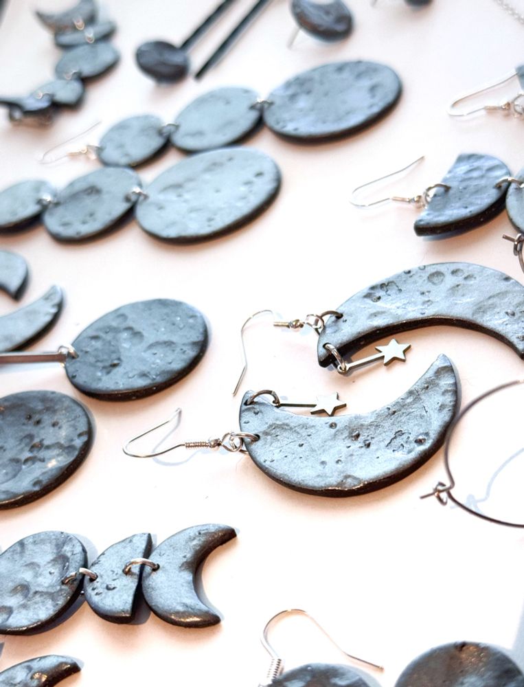 Close up of the texture on the pieces 