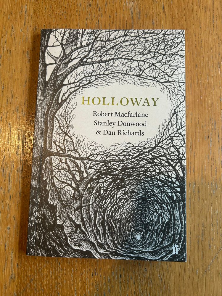 A photo of the book(let) “Holloway” by Robert Macfarlane, Stanley Donwood and Dan Richard’s