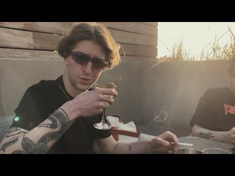 HEAVY LUNGS – MR FAMOUS (OFFICIAL VIDEO)