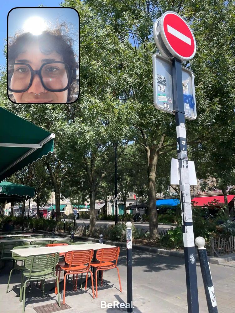 BeReal : Ma face en gros plan et la rue.