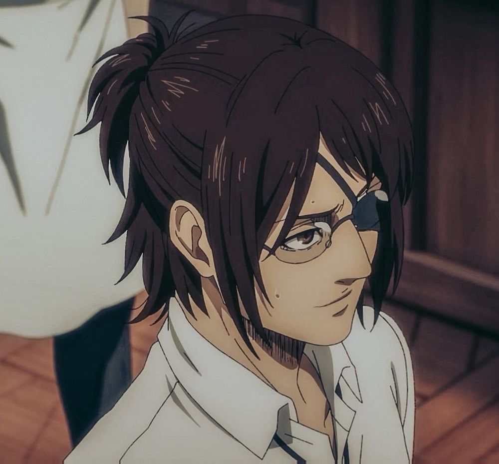Hange Zoë from attack on titan looking fine as hell