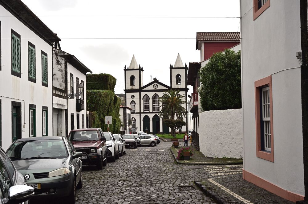 Still sporting the old school lens we went into town at Lajes. It was still raining a bit but took these. Which I was hoping would have a bit of an old school look to them... failed that but the old lens still cranks out a pretty decent image #photography