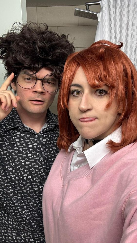 Rob and Lizzie dressed as Okarun and Momo from Dan Da Dan.
