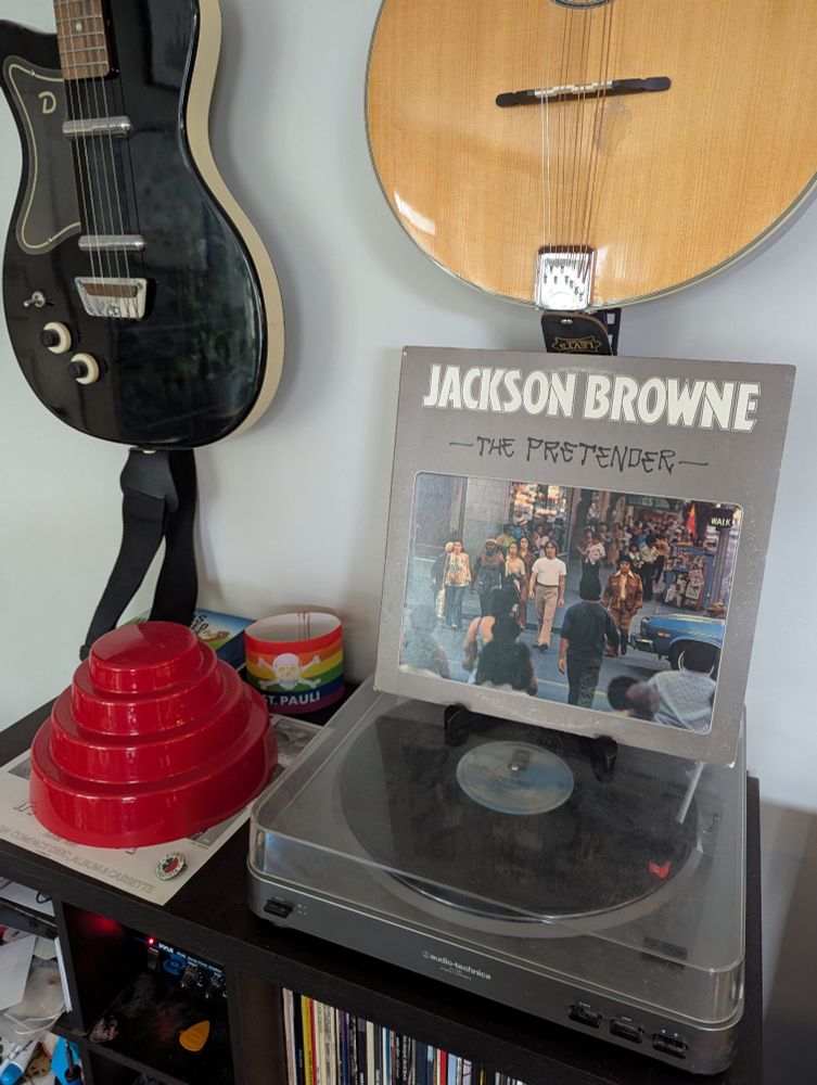 Jackson Browne's The Pretender on the turntable 
