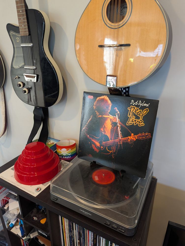 Bob Dylan's Real Live album on the turntable 