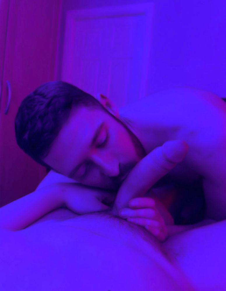 Me sucking @d4nnyj4mes.bsky.social in a purple lit room 
