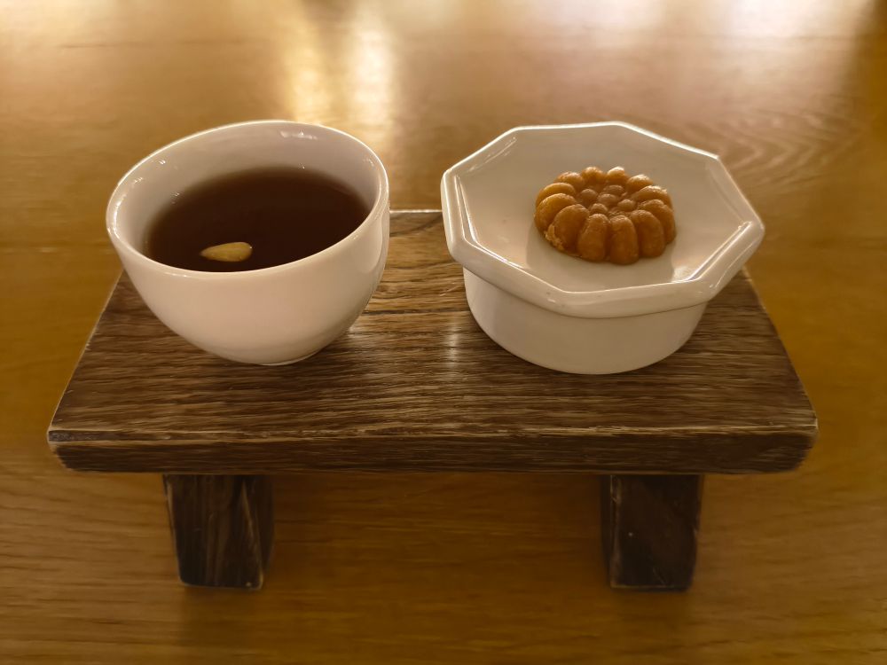 Cinnamon tea and cinnamon biscuit 