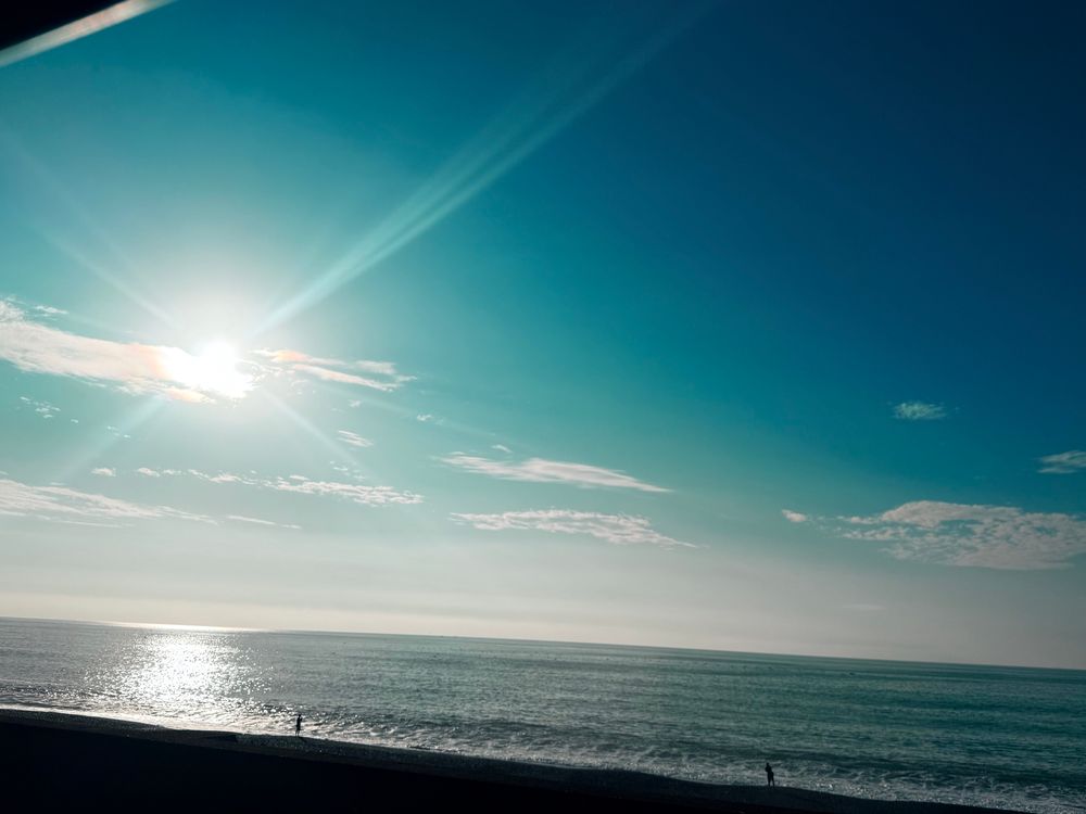 うみは　ひろいな　おおきいな