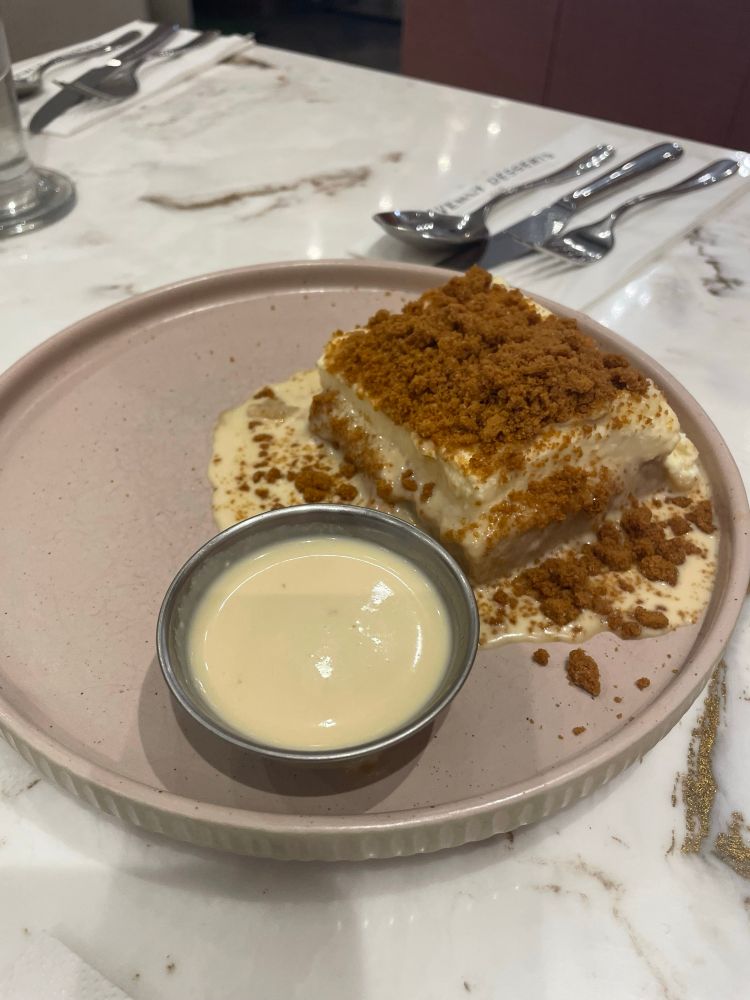 Lotus biscoff milk cake 