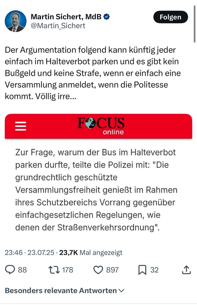 Der AfD MdB zu einem Bericht von Focus, der den Bus Adenauer vor dem Bundestag im Parkverbot thematisiert: 

„Der Argumentation folgend kann künftig jeder einfach im Halteverbot parken und es gibt kein Bußgeld und keine Strafe, wenn er einfach eine Versammlung anmeldet, wenn die Politesse kommt. Völlig irre...“ 