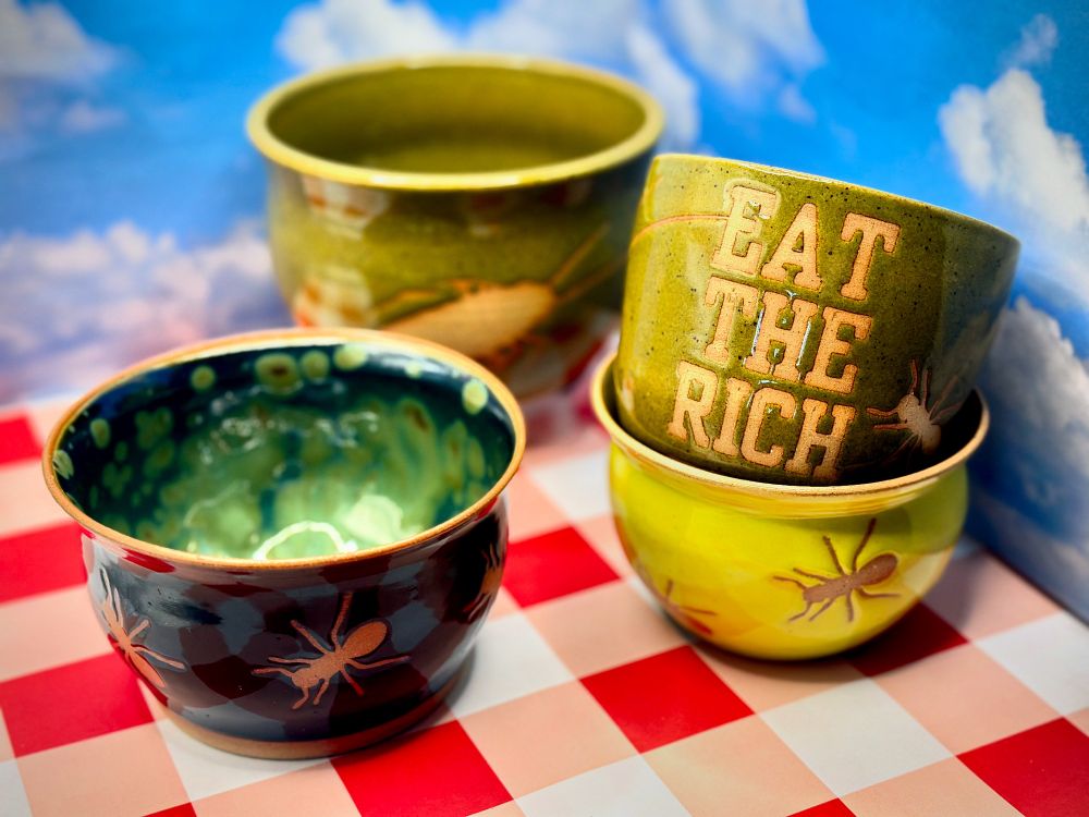 Buggy cups and catch alls 