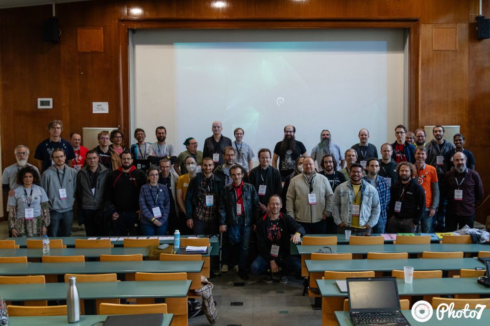 Photo de groupe MiniDebConf Toulouse 2024