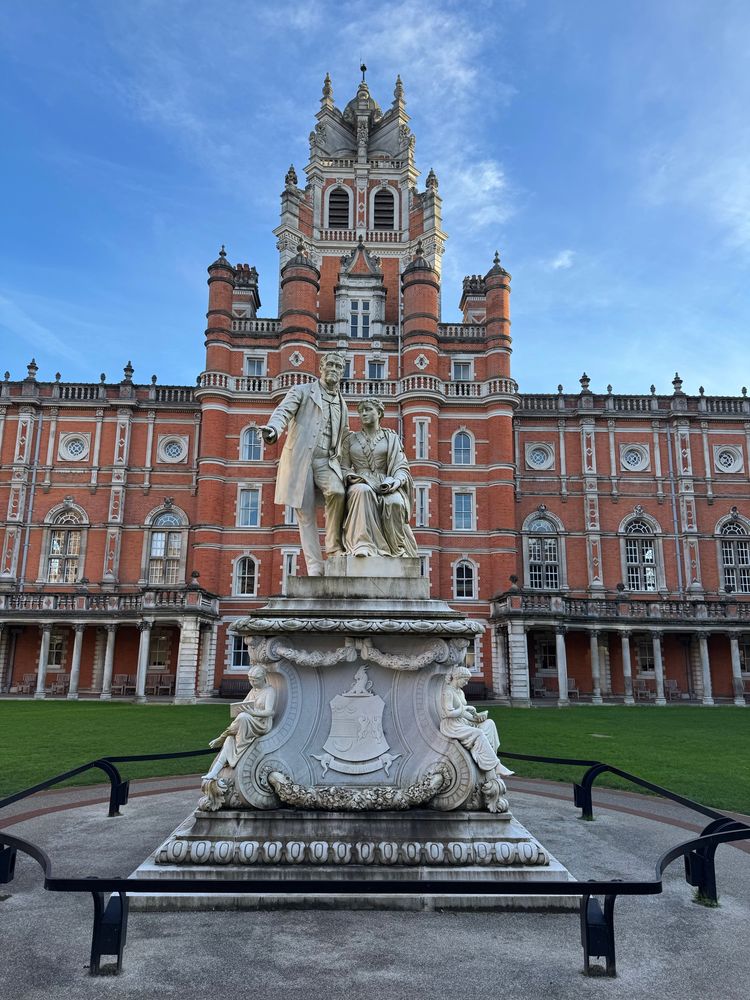 Statue of the Holloways, founders of Royal Holloway 