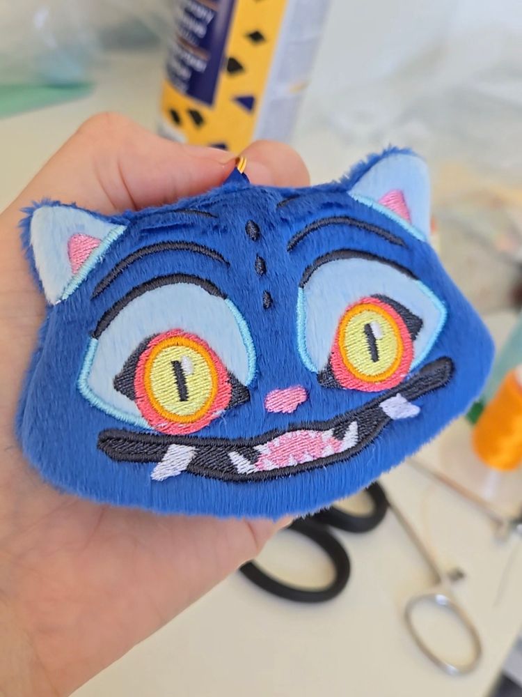 Plush charm of Derby the Tiger from kpop demon hunters. #fiberart 