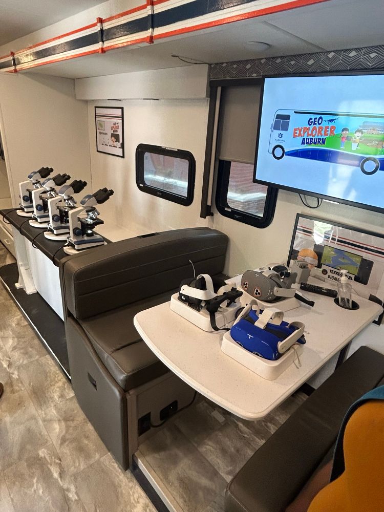 Microscopes and VR headsets in the Geo Explorer Lab