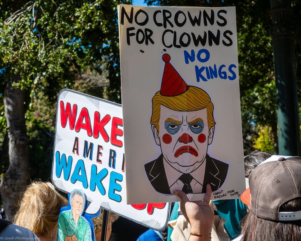 no crowns for clowns. no kings.