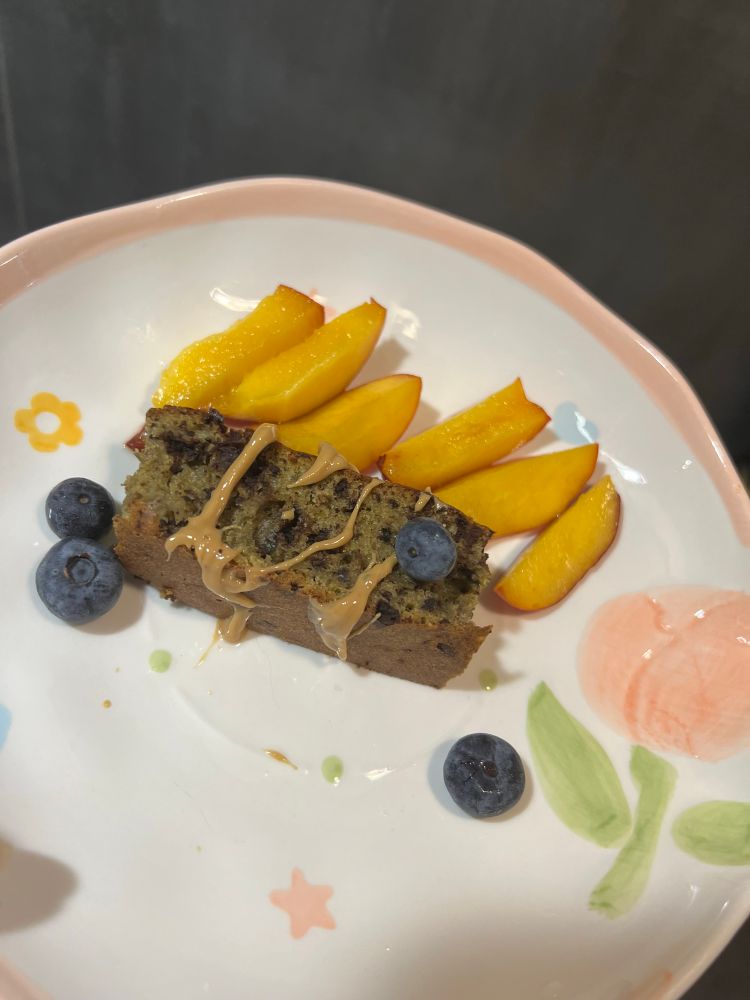 Banana bread beurre cacahuète myrtille nectarine 