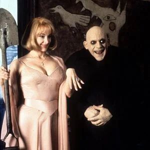 Onkel fester und Debbi in Adams Family 2 von 1993
