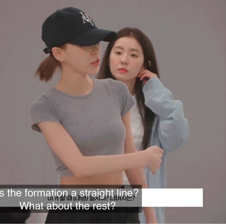 พิเบจ้องมองน้องวานด้วยสายตาของคนเป็นแฟนกัน