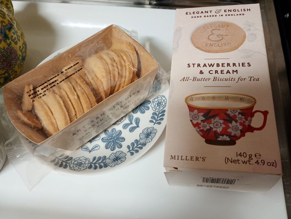 Strawberry & Cream All-butter Biscuits for Tea 