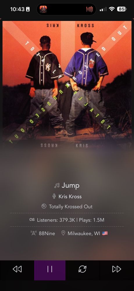 Screenshot of ScrobbleRadio playing Jump by Kriss Kross