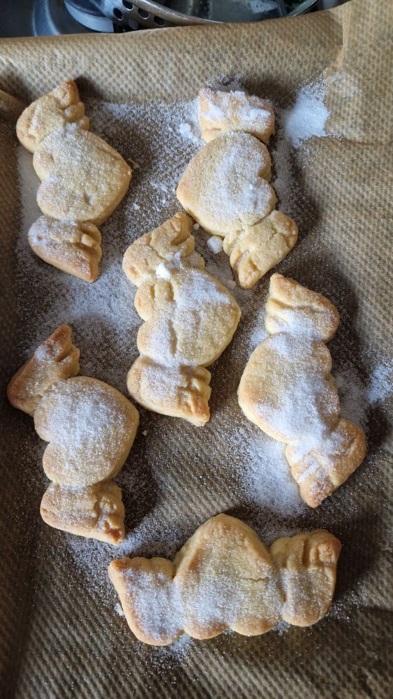 Shortbread shaped as a heart with wings