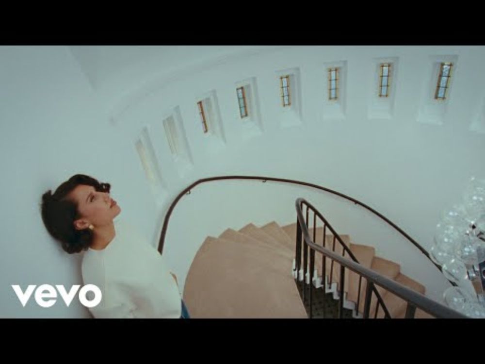 Mark Ronson, RAYE - Suzanne (Official Video)