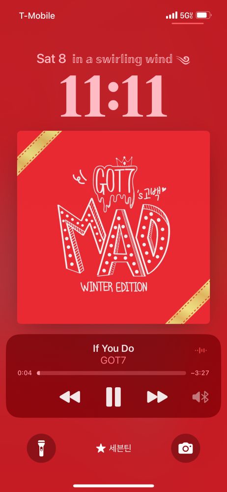 screenshot of my lockscreen at 11:11 am and with ‘if you do’ by got7 playing