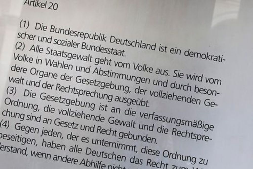 Deutscher Bundestag - Das Recht auf Widerstand zum Schutz der Verfassung