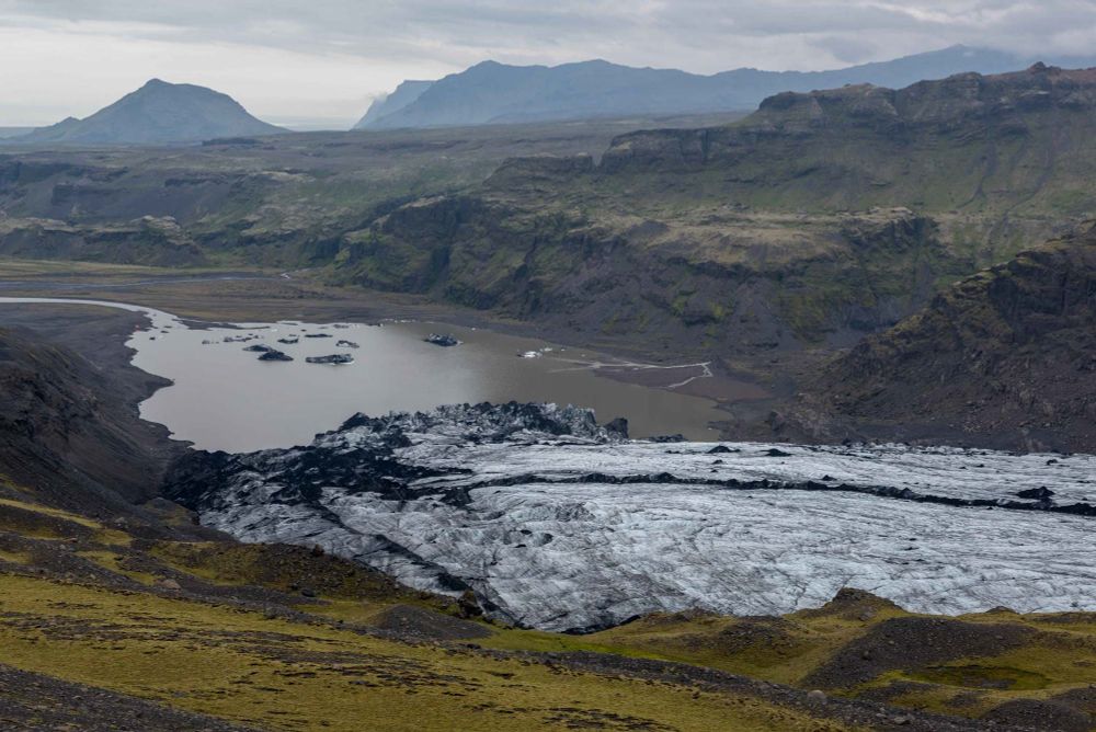 Snout and expanding proglacial lake of Sólheimajökull.