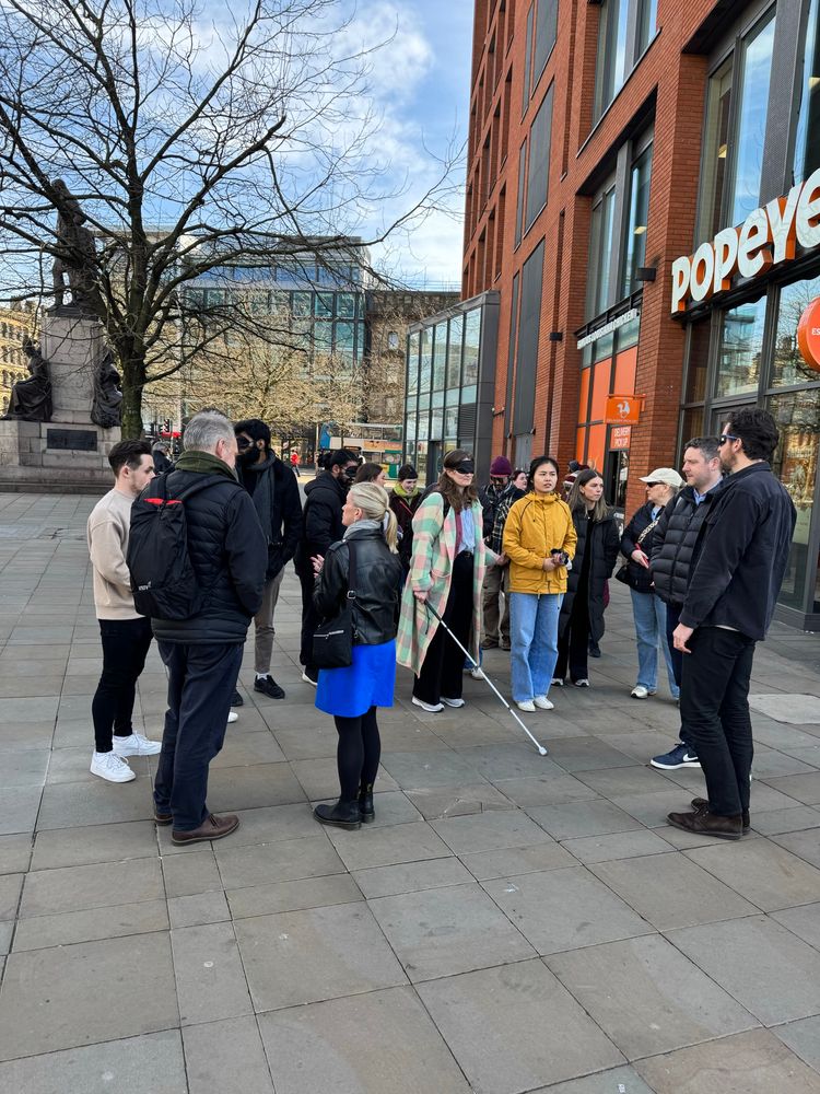 Group of participants chatting during the walk 