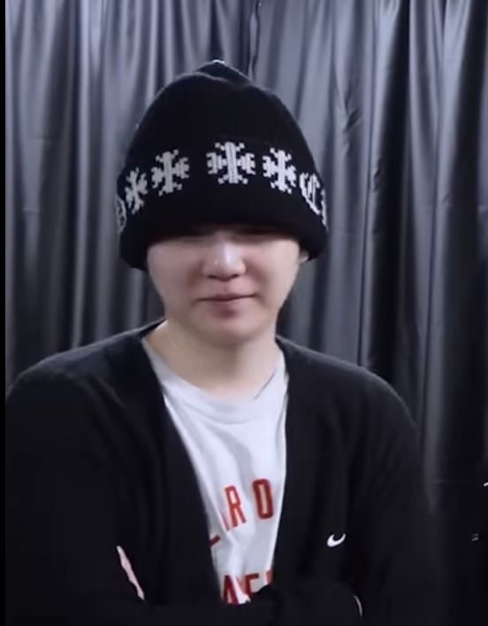 YOONGI LOOKING LIKE THE CUTEST DUMPLING IN HIS BEANIE 