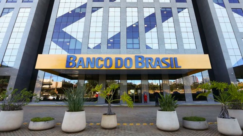 Fake news contra o Banco do Brasil: PF aciona STF e mira aliados de Bolsonaro. Economista Deborah Magagna explica.